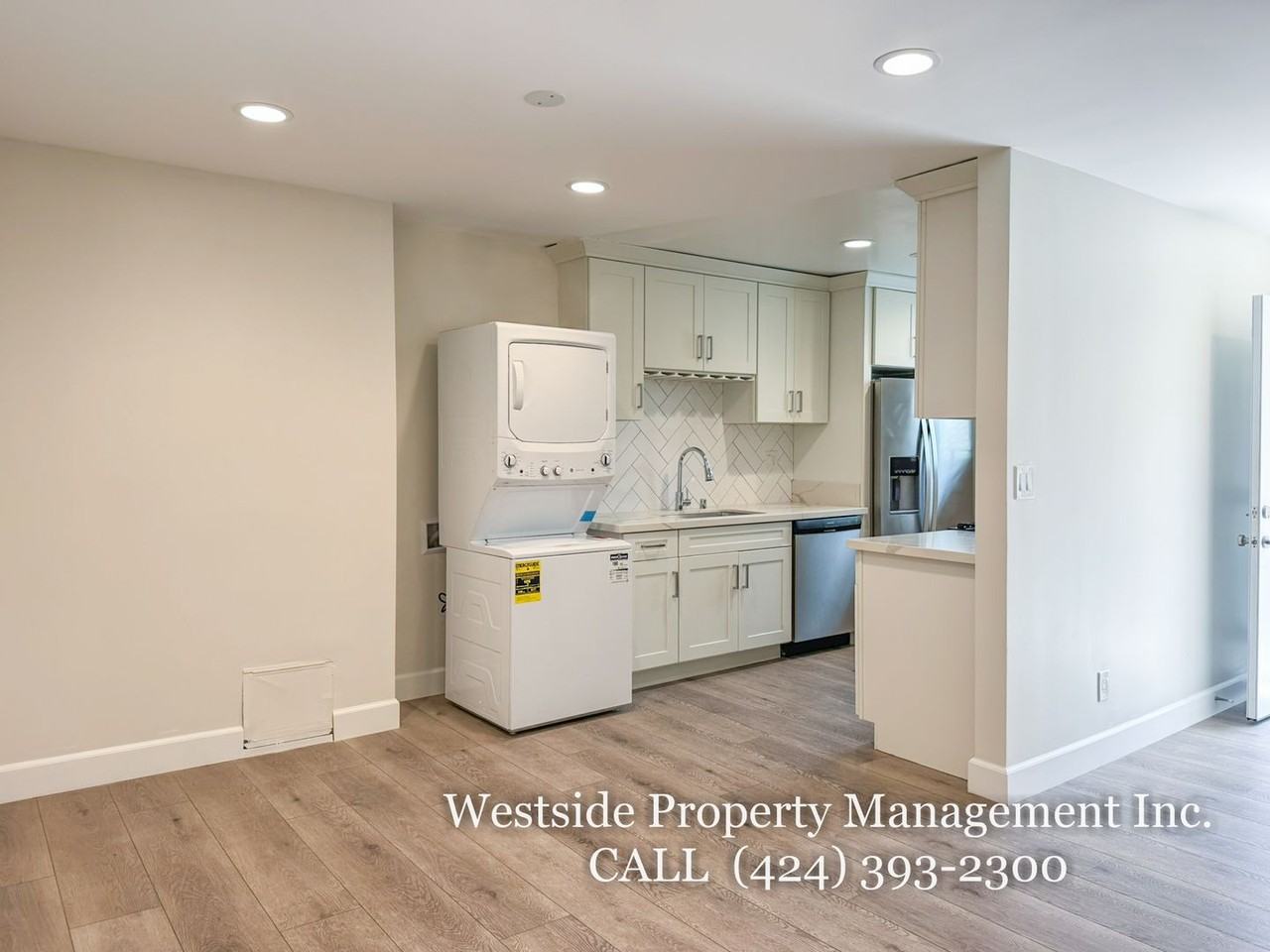 942 7th St #6 - Photo 6 of 22