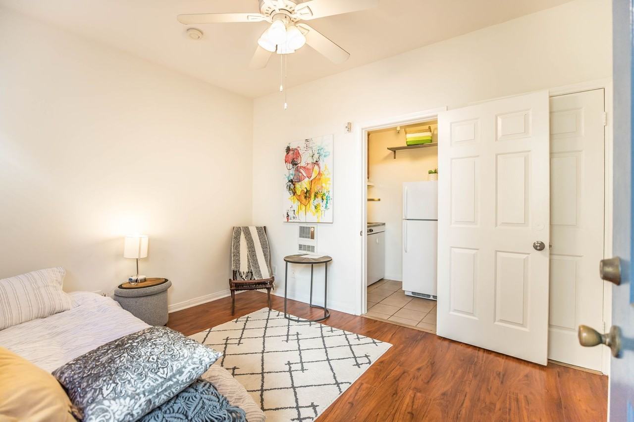 1117 3rd St #4 - Photo 3 of 12
