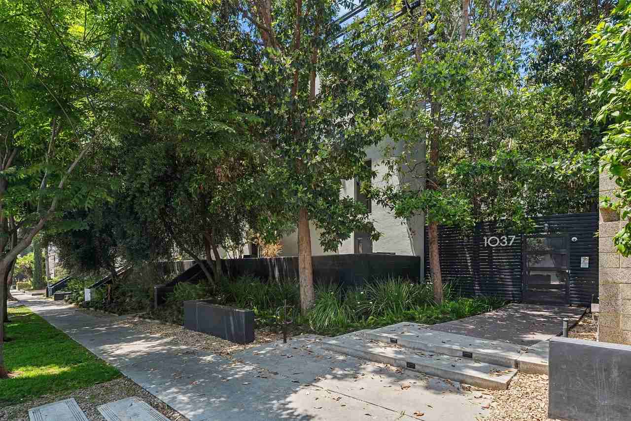 1037 N Laurel Ave #19C - Photo 2 of 50