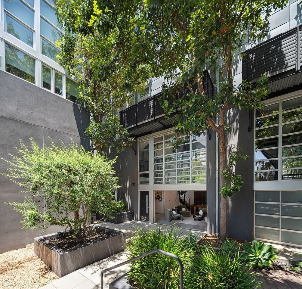 1037 N Laurel Ave #19C - Photo 5 of 50