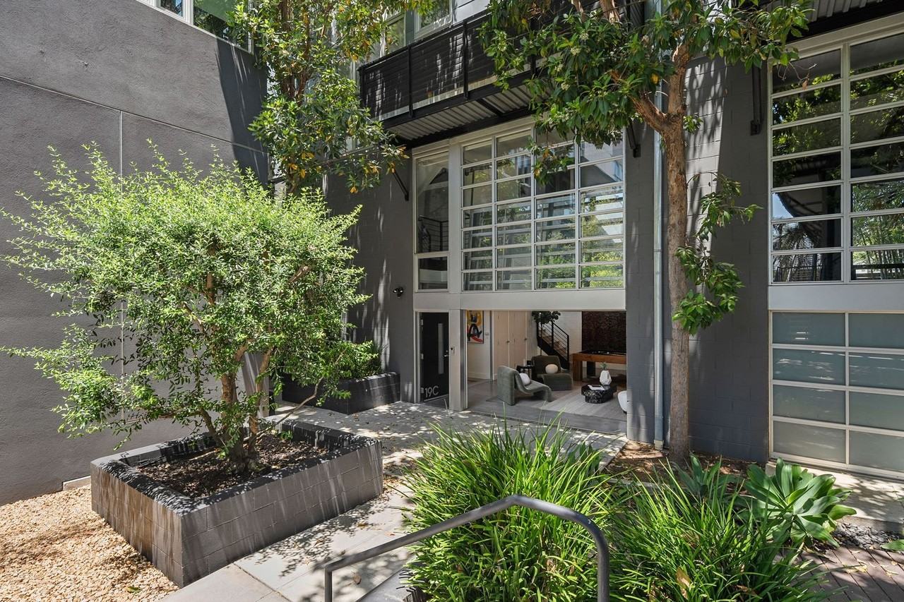 1037 N Laurel Ave #19C - Photo 6 of 50