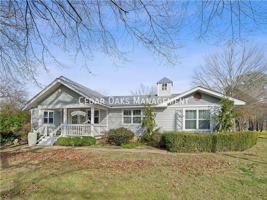 featured image of 303 N Summit St