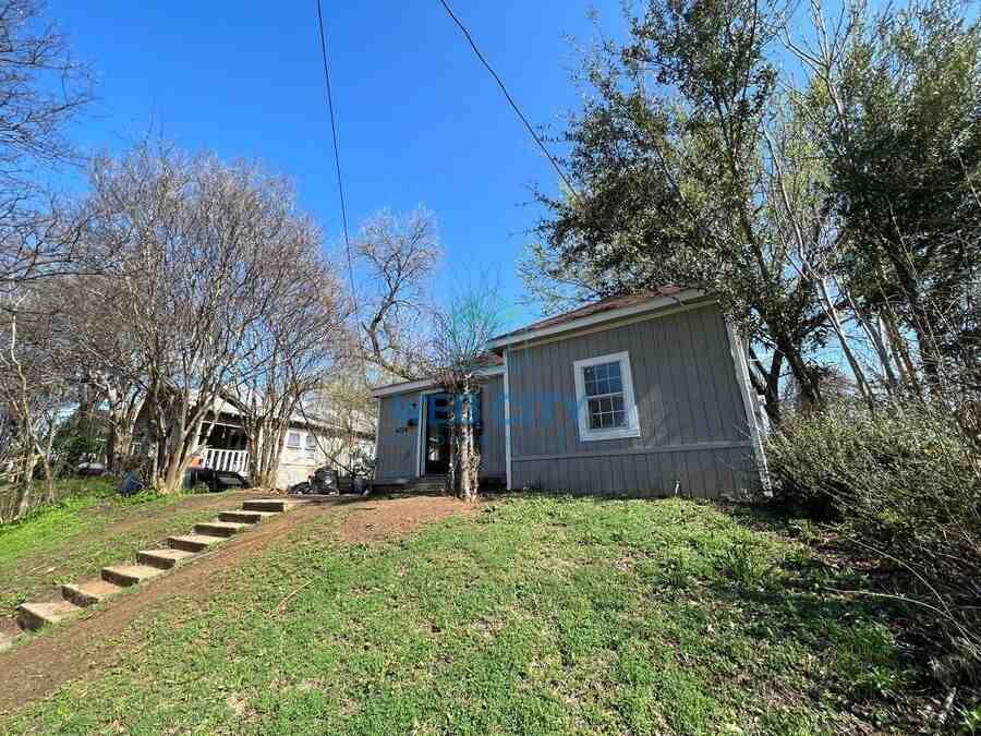 4024 Myrtle St - Photo 4 of 15