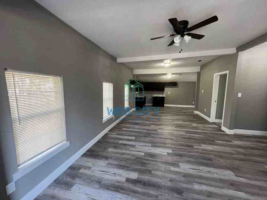 4024 Myrtle St - Photo 5 of 15