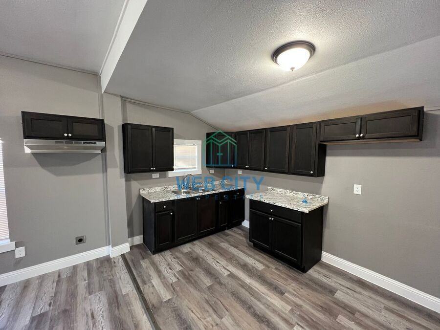 4024 Myrtle St - Photo 6 of 15