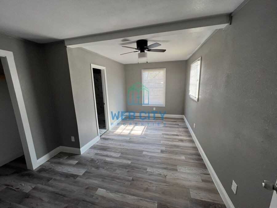 4024 Myrtle St - Photo 7 of 10