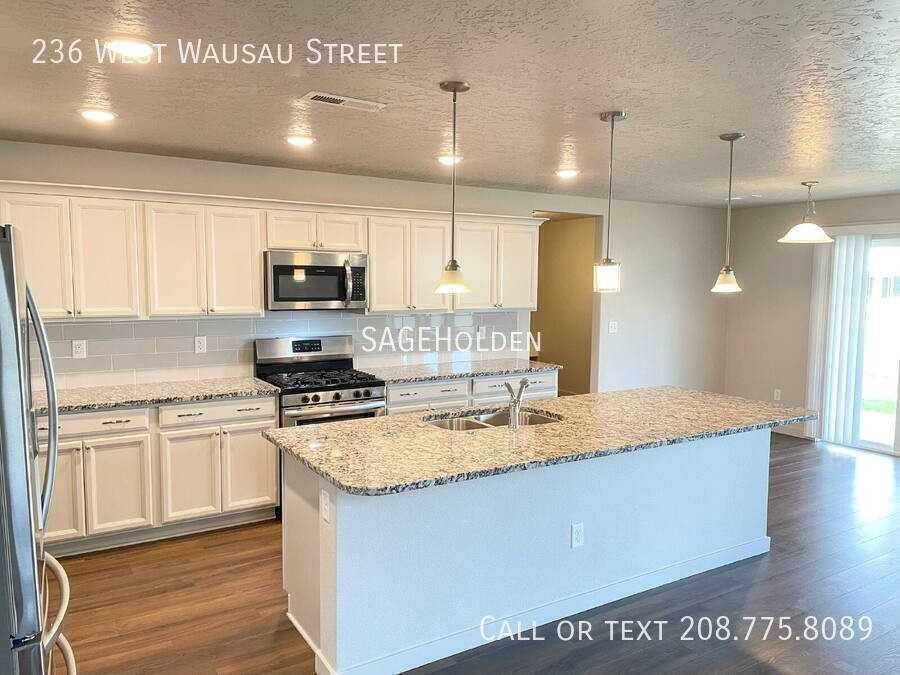 236 W Wausau St - Photo 5 of 34