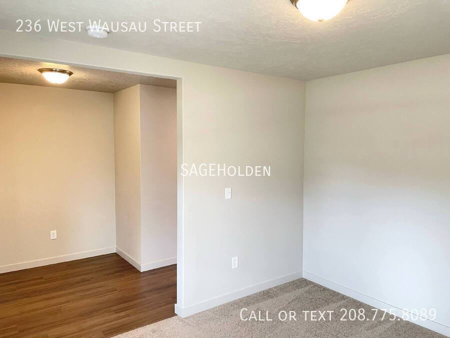 236 W Wausau St - Photo 7 of 34