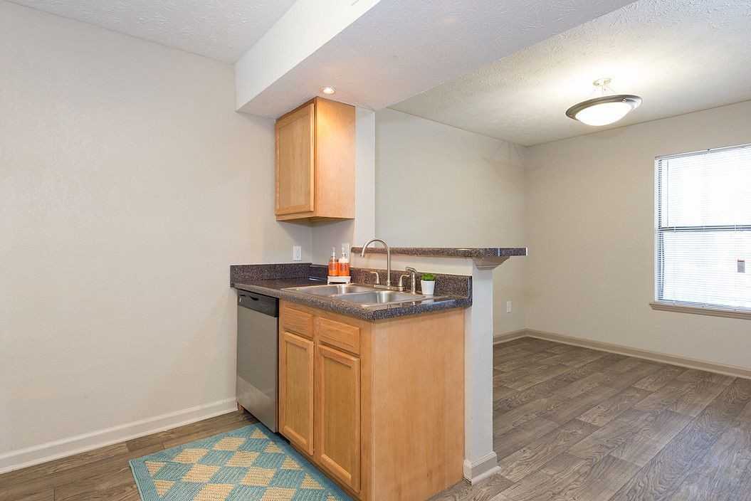 Edgewater on Lanier - Photo 5 of 31