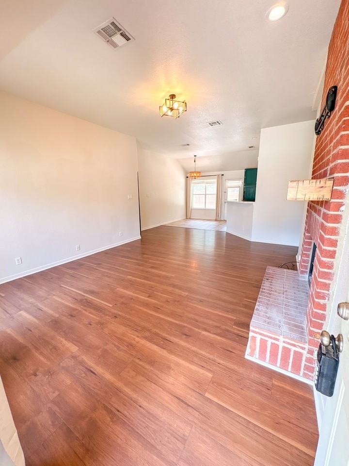 6 Bay Ct - Photo 3 of 24
