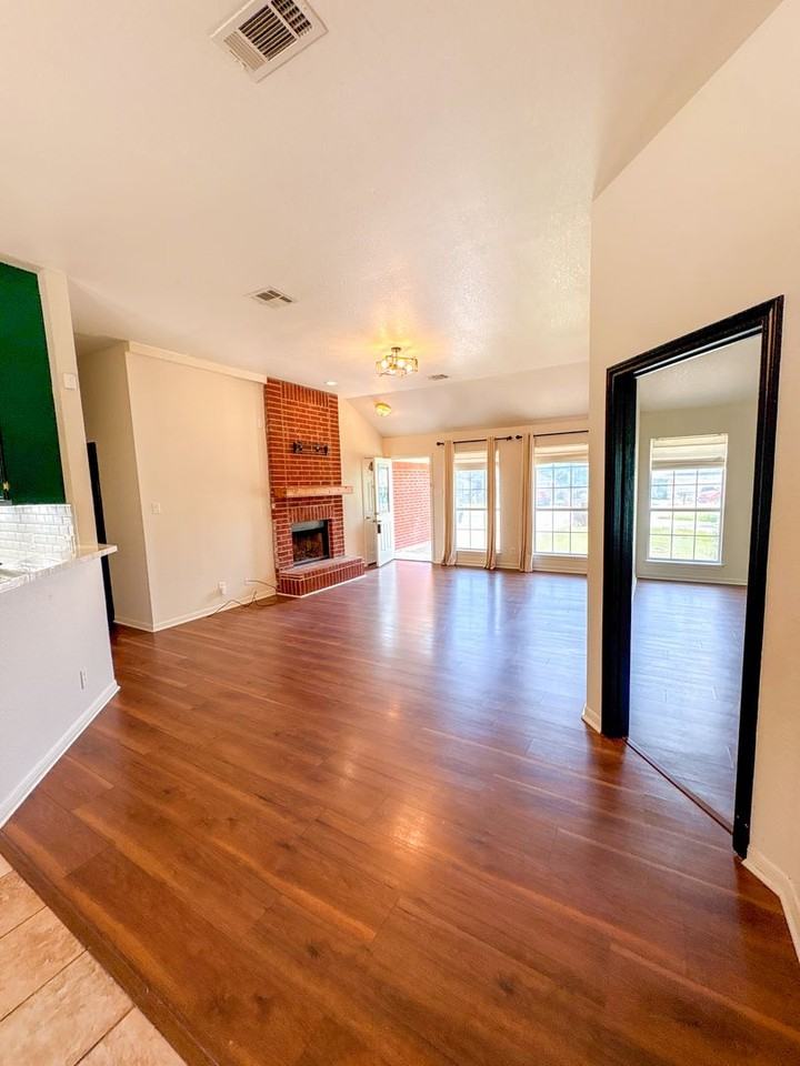 6 Bay Ct - Photo 4 of 24
