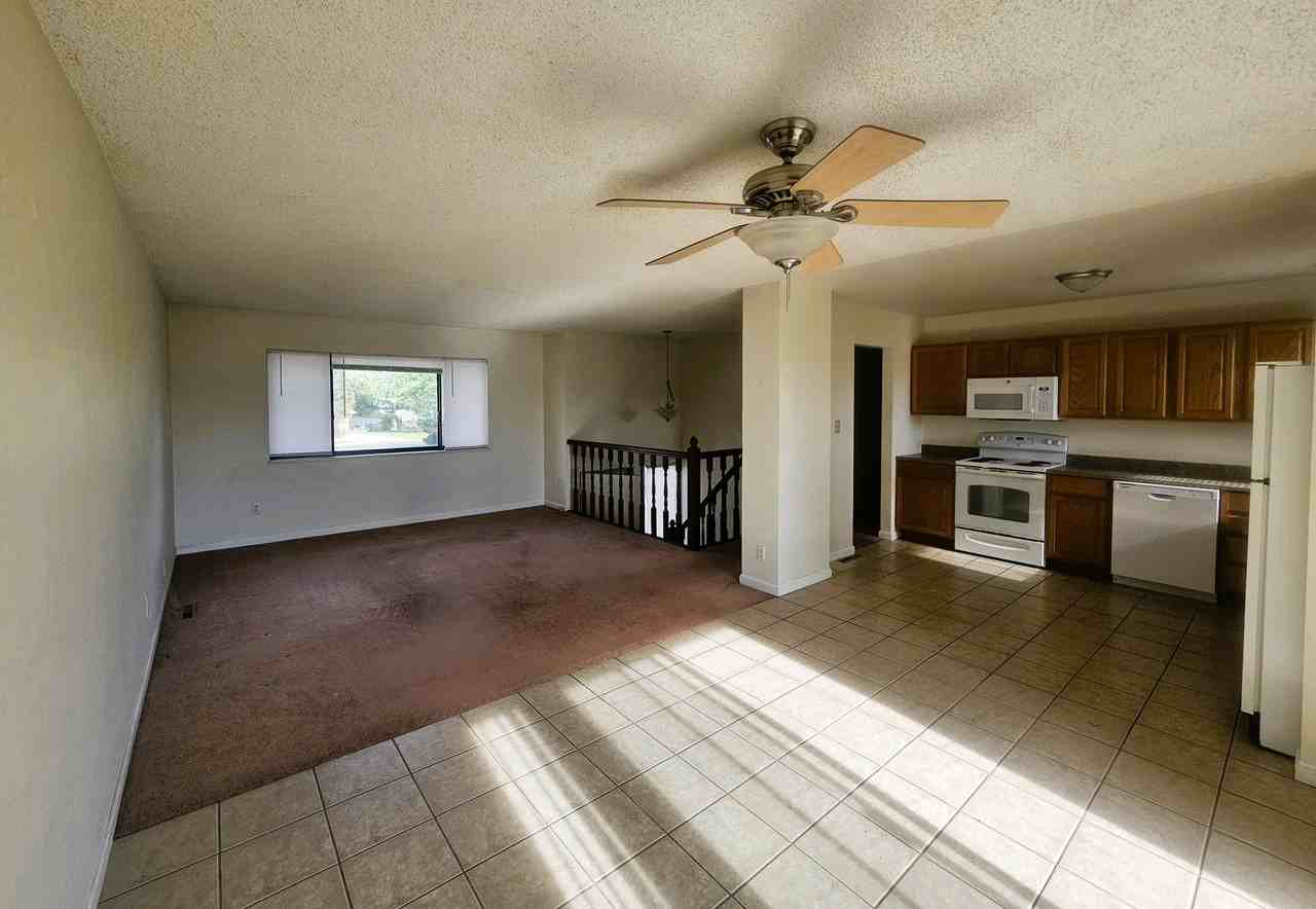 1617 Centaur Cir #1 - Photo 4 of 17