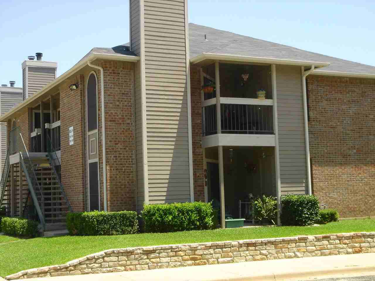 North Hills Place - Photo 5 of 8
