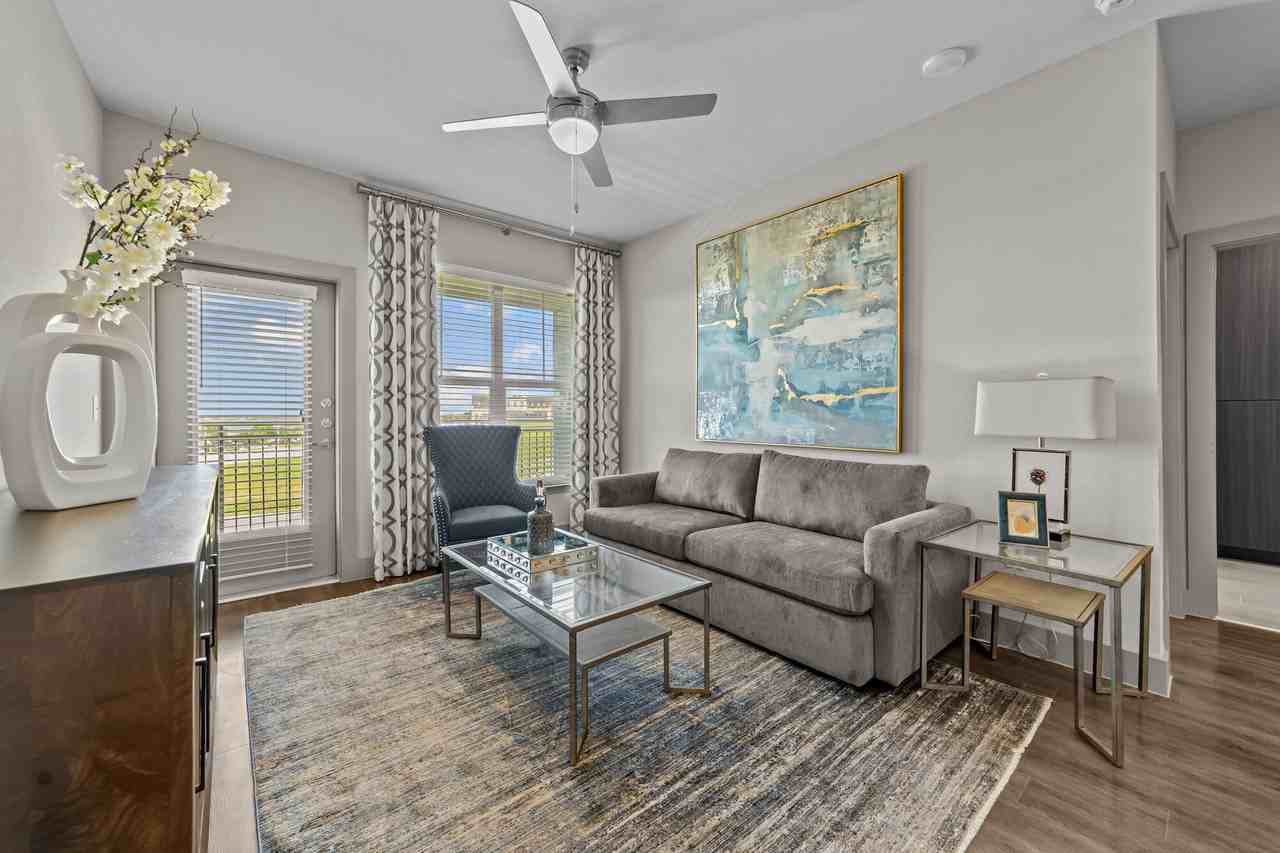 Harbor Hill - Photo 4 of 50