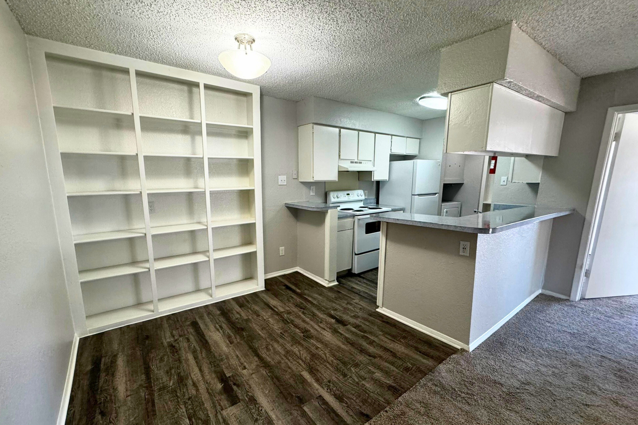 Santa Fe Apartments - Photo 2 of 29