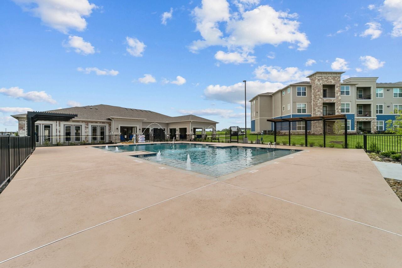 Cross Timbers Apartments - Photo 6 of 40