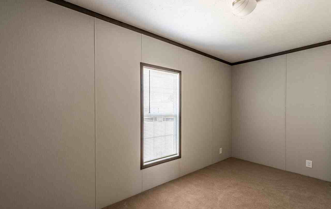 127 Hubert Blvd #40 - Photo 6 of 11