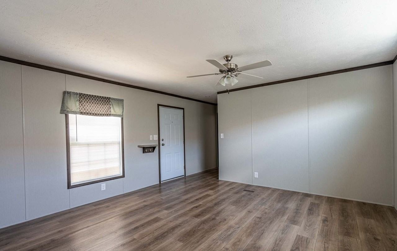 127 Hubert Blvd #40 - Photo 7 of 11