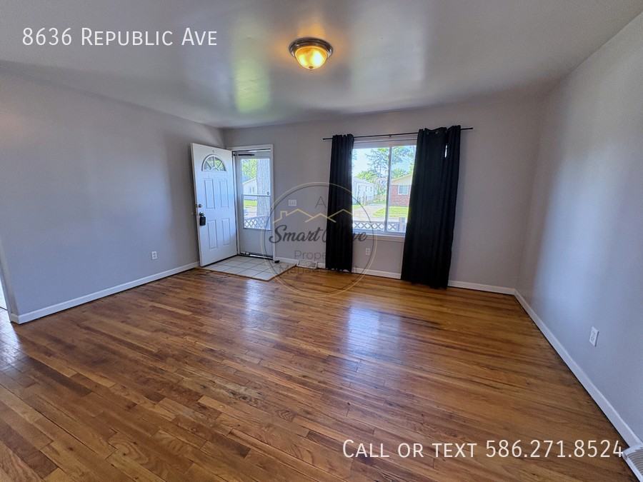8636 Republic Ave - Photo 2 of 15