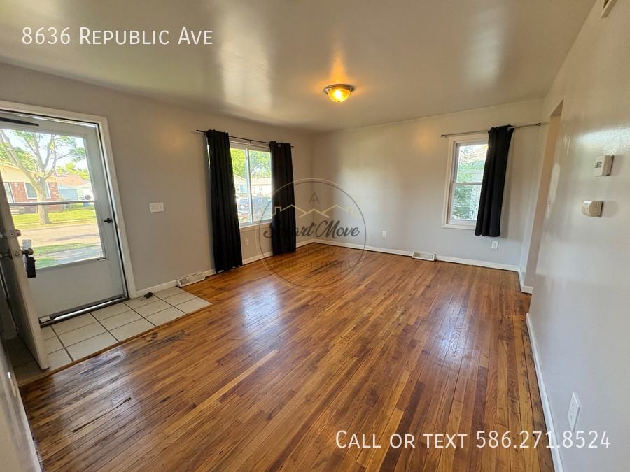 8636 Republic Ave - Photo 3 of 15