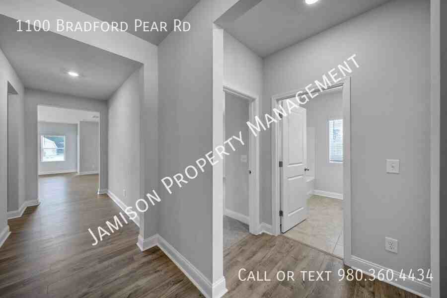 1100 Bradford Pear Rd - Photo 3 of 34