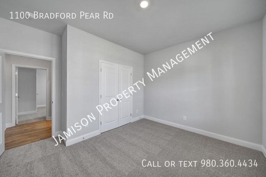 1100 Bradford Pear Rd - Photo 5 of 34