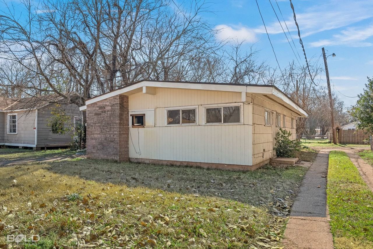 2560 Lamar St - Photo 5 of 5