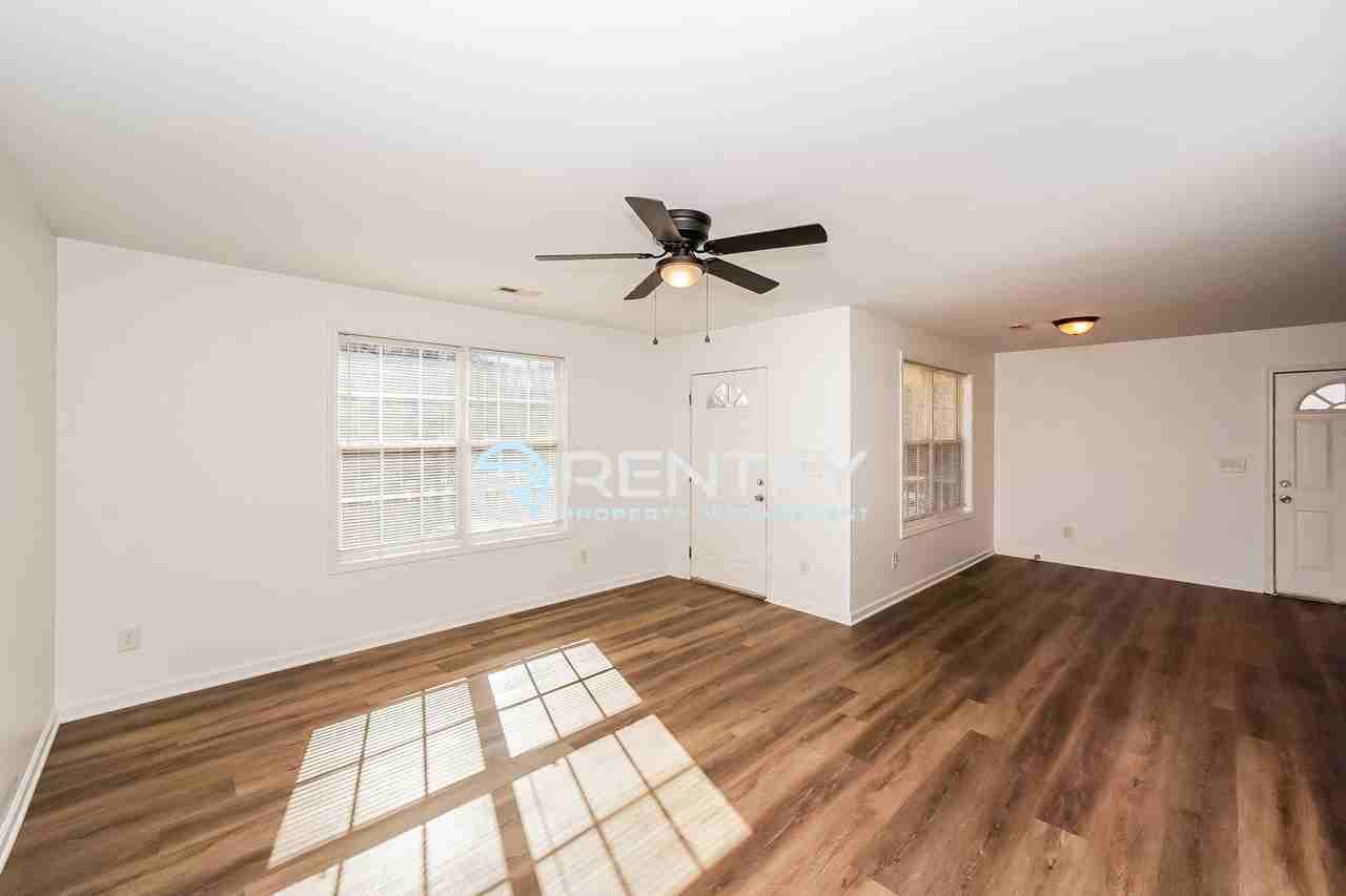 1110 Mason St - Photo 3 of 20