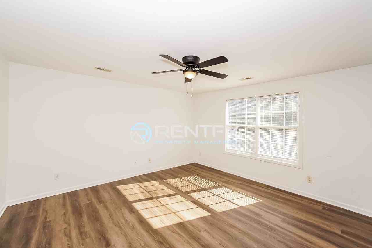 1110 Mason St - Photo 4 of 20