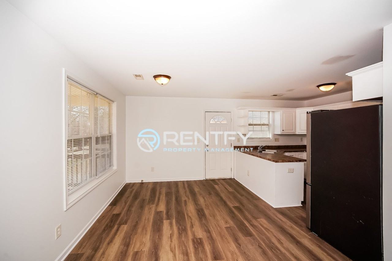 1110 Mason St - Photo 5 of 20