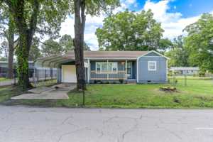 featured image of 3806 Armour St