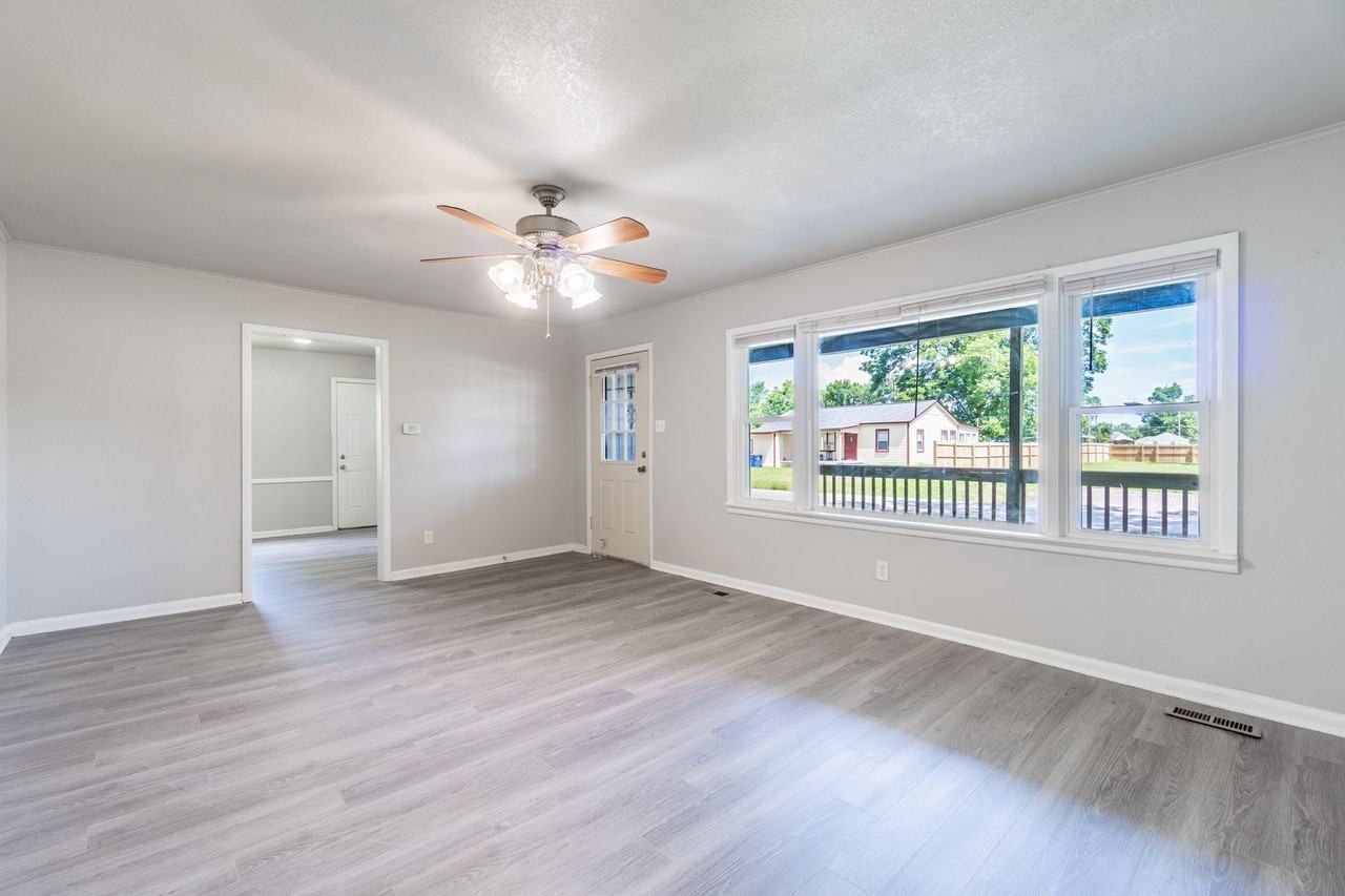 3806 Armour St - Photo 2 of 18
