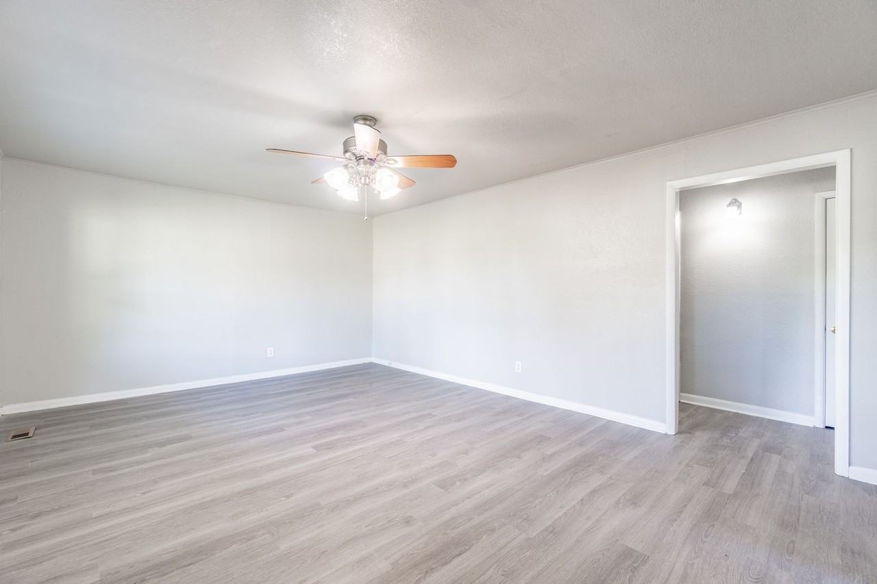 3806 Armour St - Photo 4 of 18