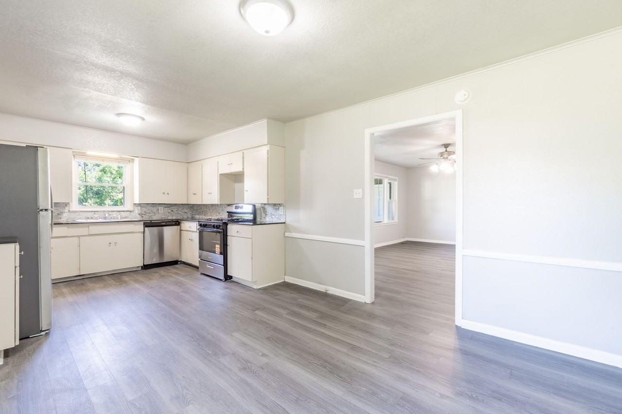 3806 Armour St - Photo 5 of 18