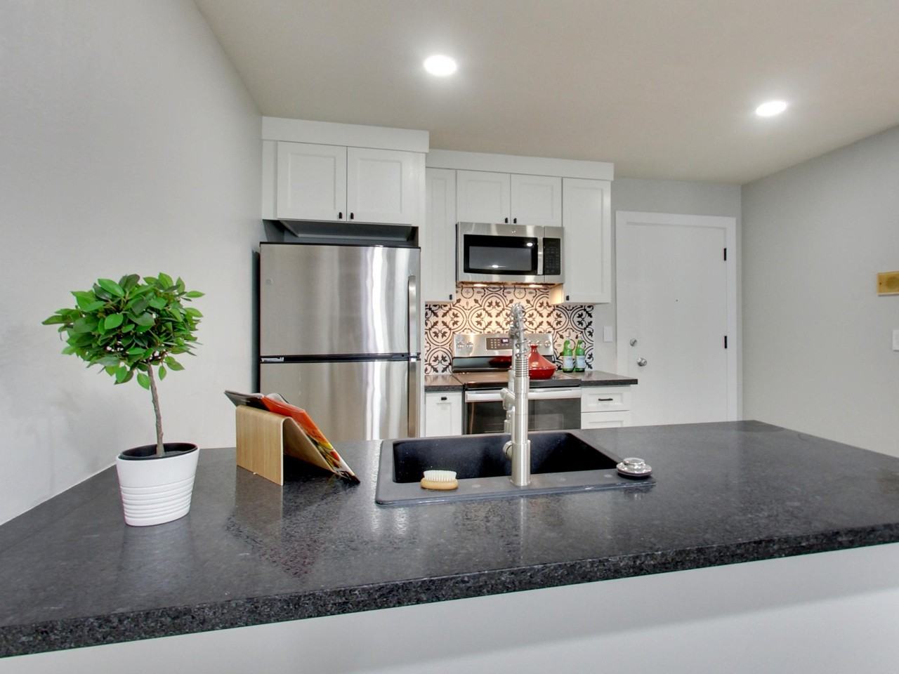 41 Moss Ave #103 - Photo 4 of 29