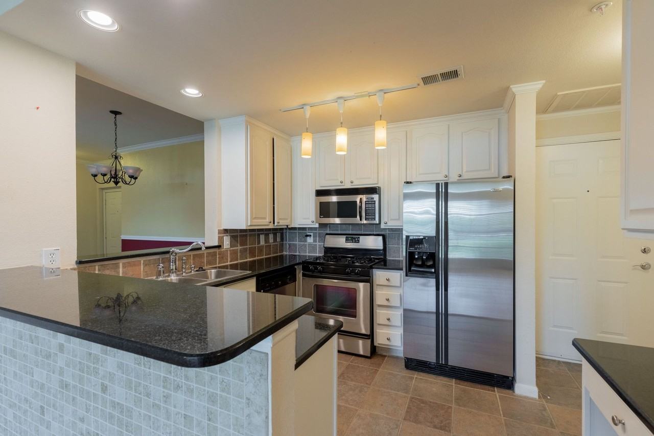 9525 N Capital Of Texas Hwy #134 - Photo 7 of 26