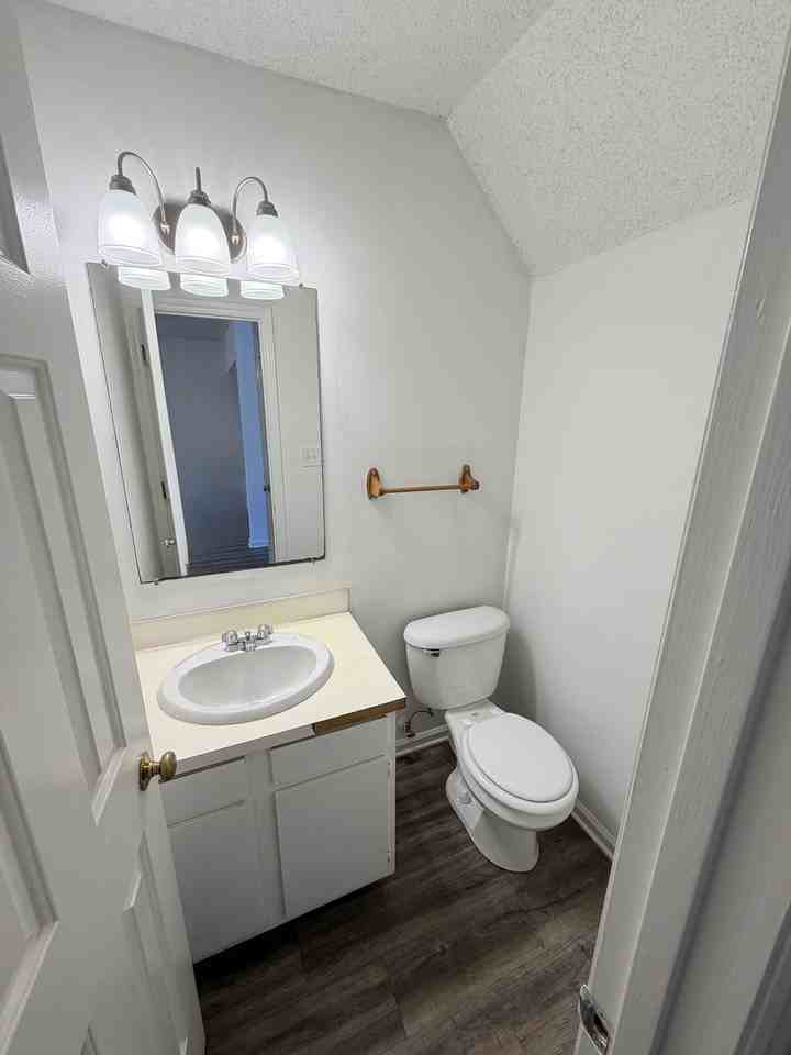 1010 Bs Barbecue Rd #B - Photo 6 of 12