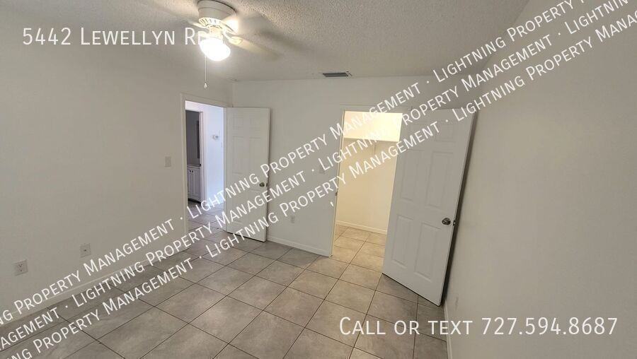 5442 Lewellyn Rd - Photo 3 of 6