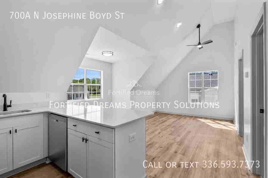 700A N Josephine Boyd St - Photo 2 of 26