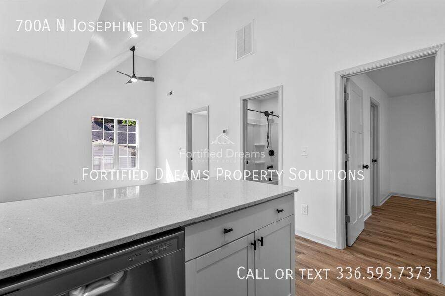 700A N Josephine Boyd St - Photo 3 of 26