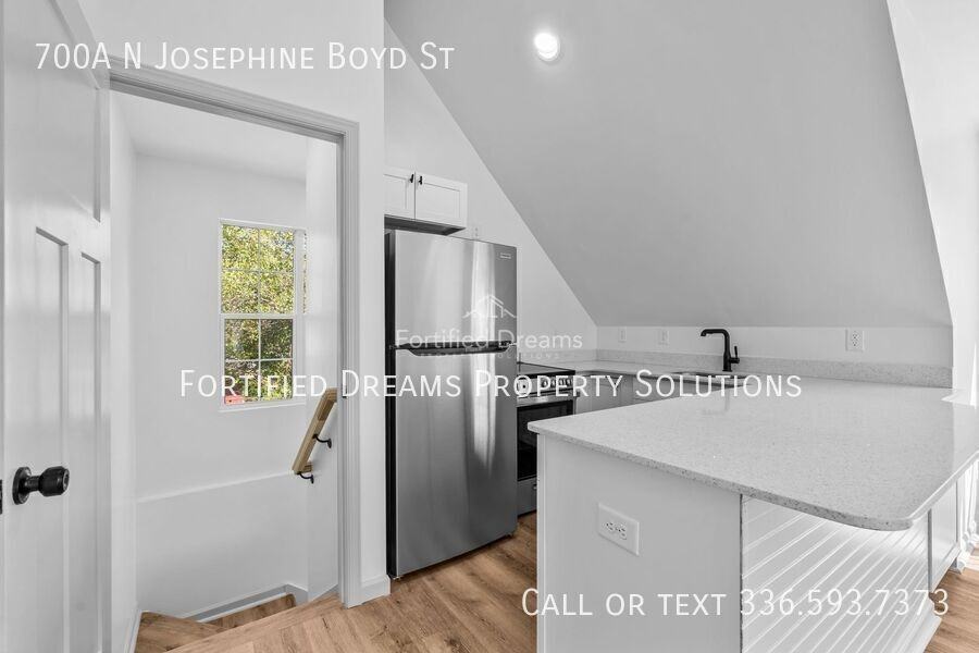 700A N Josephine Boyd St - Photo 4 of 26