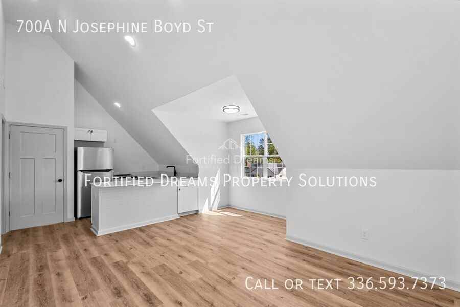 700A N Josephine Boyd St - Photo 5 of 26