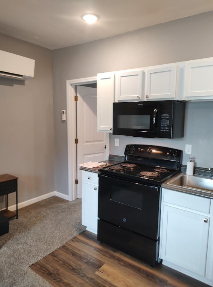 323 N Ash St - Photo 3 of 8