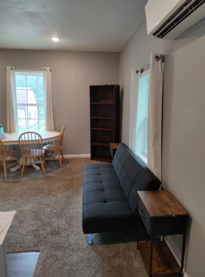 323 N Ash St - Photo 5 of 8