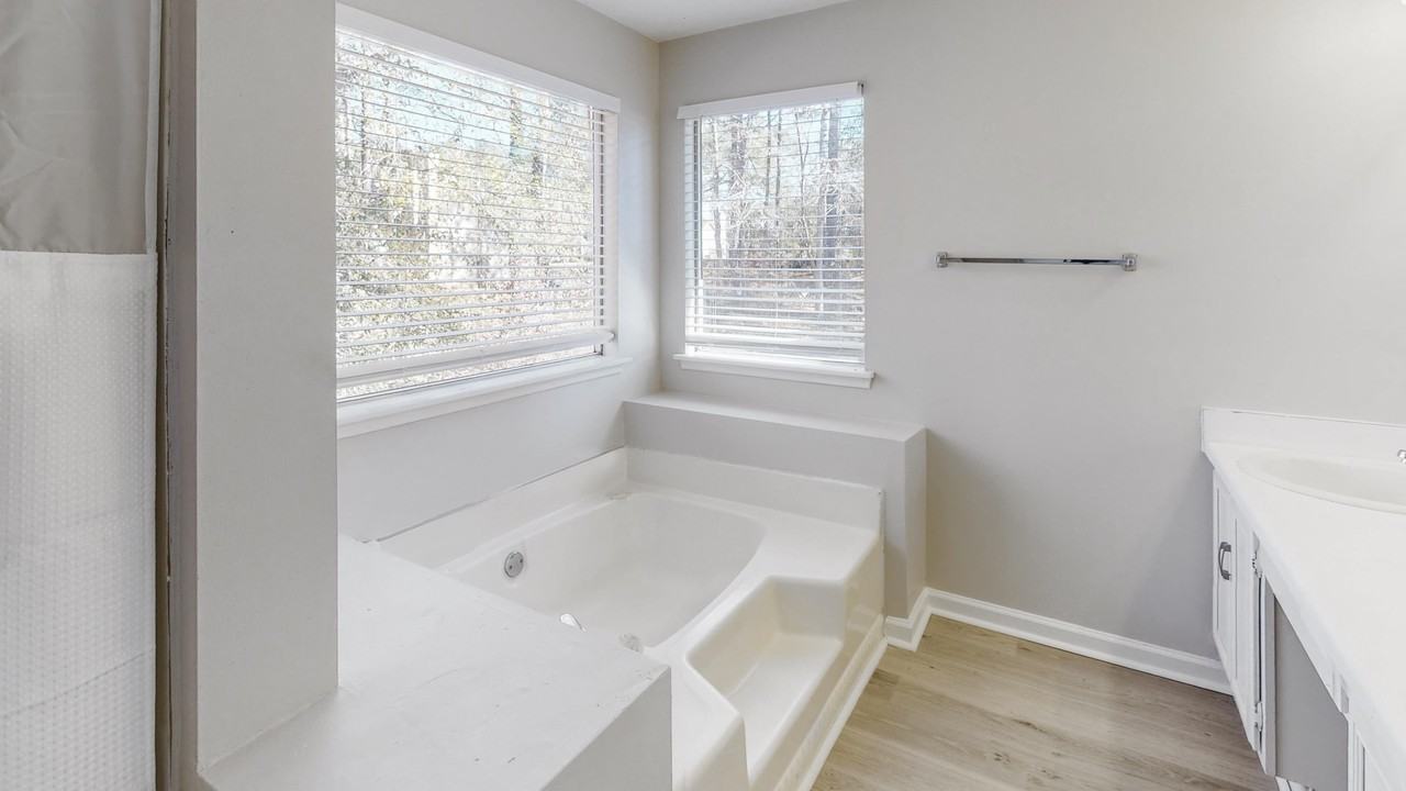 410 Lake Dylan Ct - Photo 7 of 17