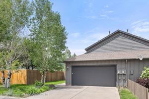 featured image of 1040 Vitos Way
