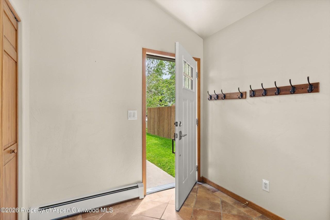1040 Vitos Way - Photo 2 of 24