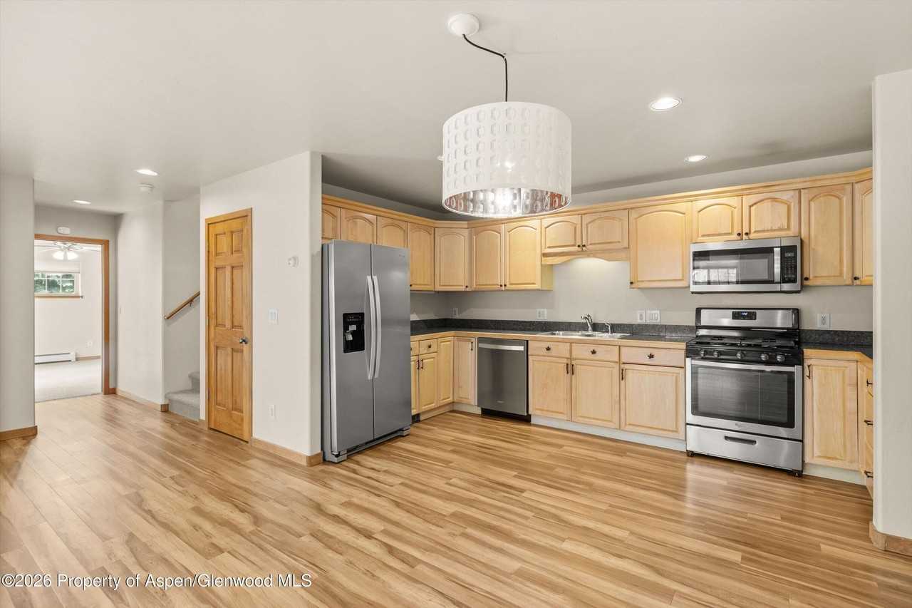 1040 Vitos Way - Photo 3 of 24