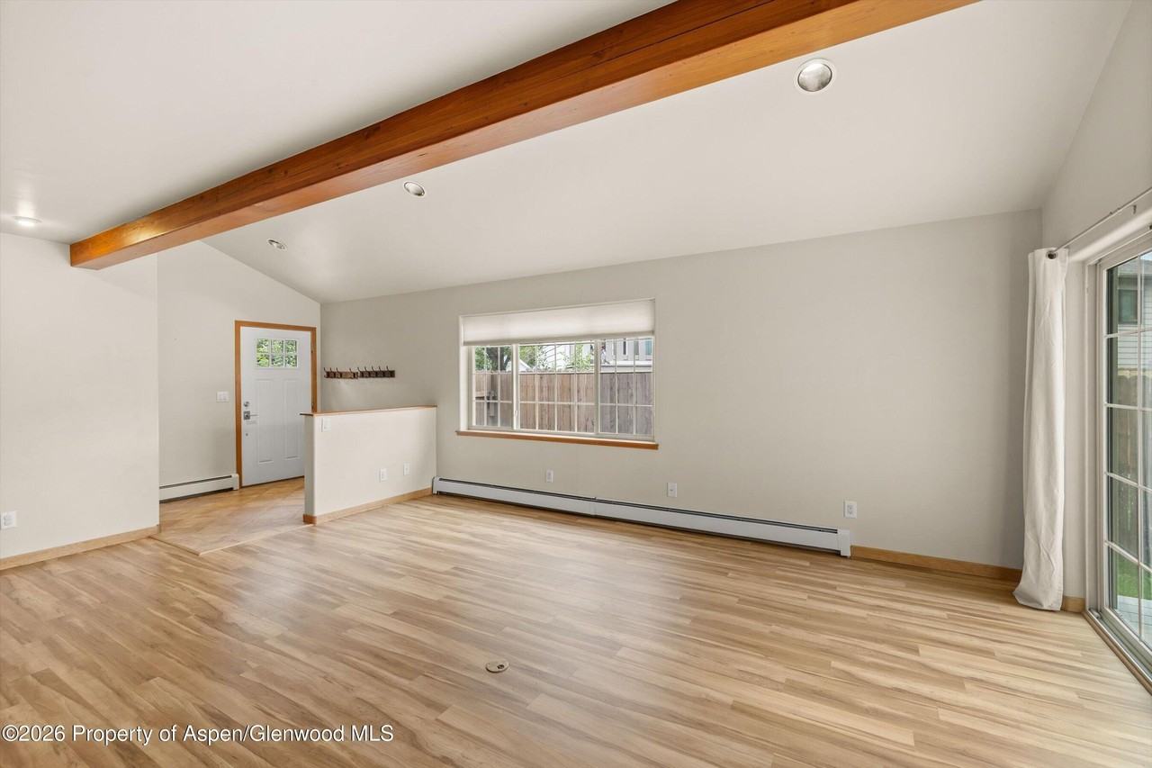 1040 Vitos Way - Photo 6 of 24