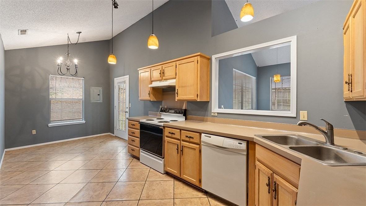 2450 W Jane Circle Dr - Photo 5 of 19